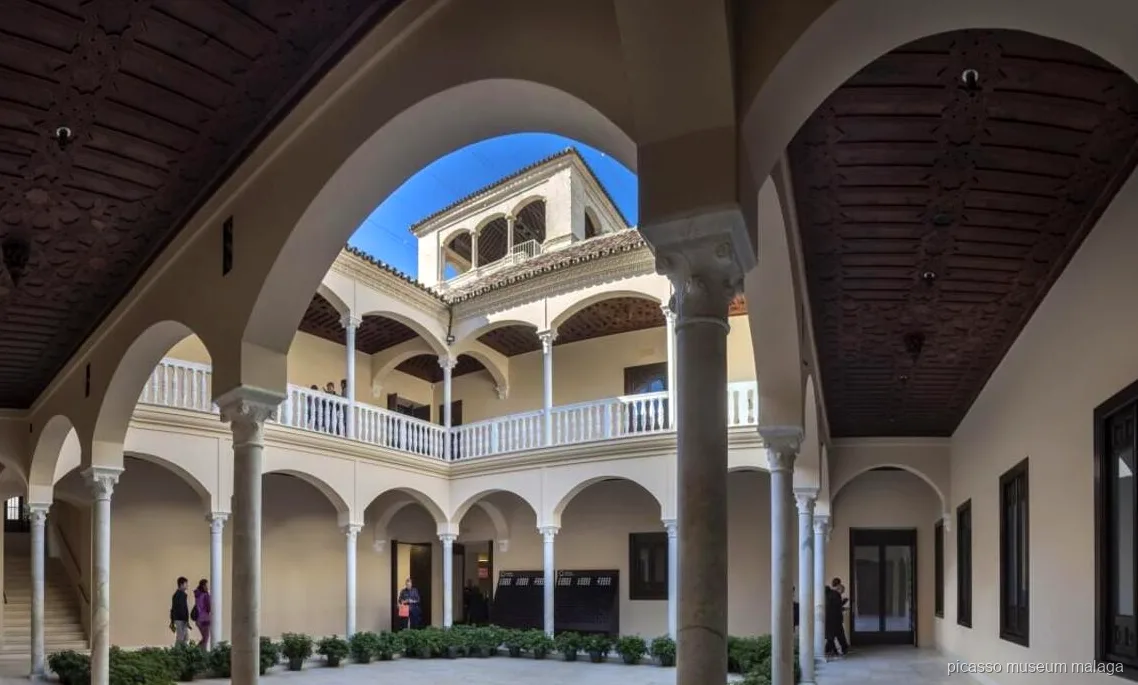 Intérieur du Museo Picasso Málaga pendant la visite combinée musée et maison natale